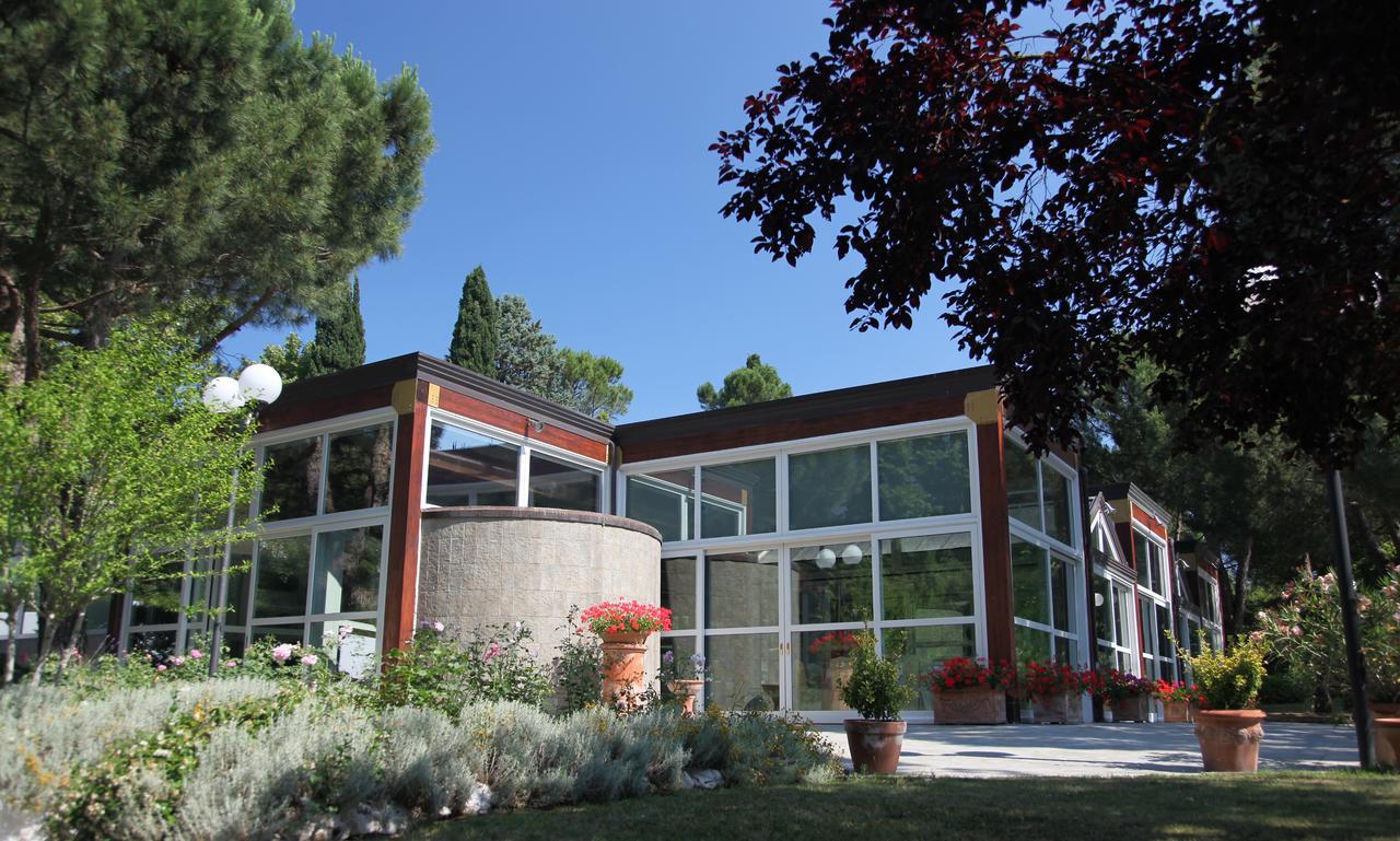 Albergo Ristorante Da Domenico 蒙特圣萨维诺 外观 照片