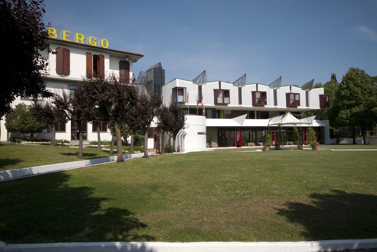 Albergo Ristorante Da Domenico 蒙特圣萨维诺 外观 照片