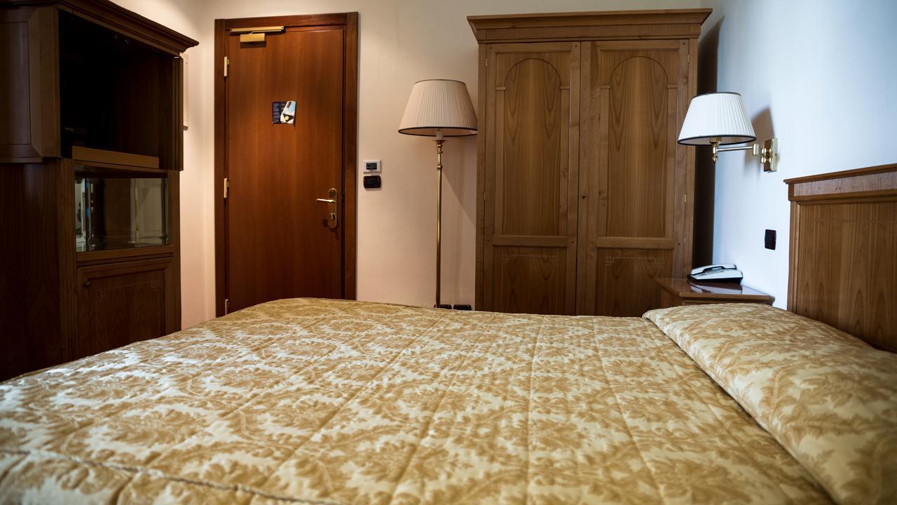 Albergo Ristorante Da Domenico 蒙特圣萨维诺 外观 照片